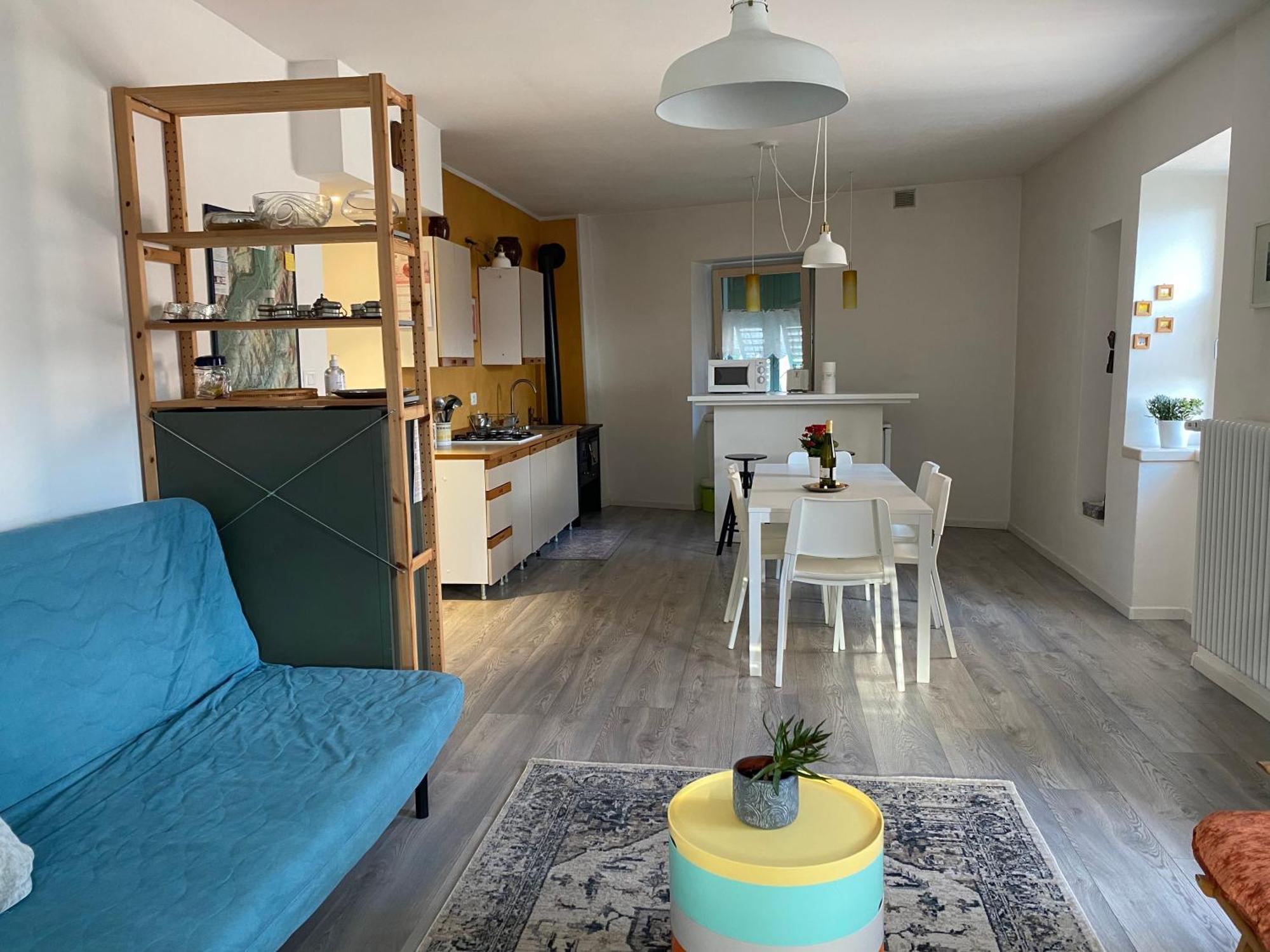 Apartment Casi Di Lisi, La Luce Sulla Piazza E Sulle Montagne Lisignago